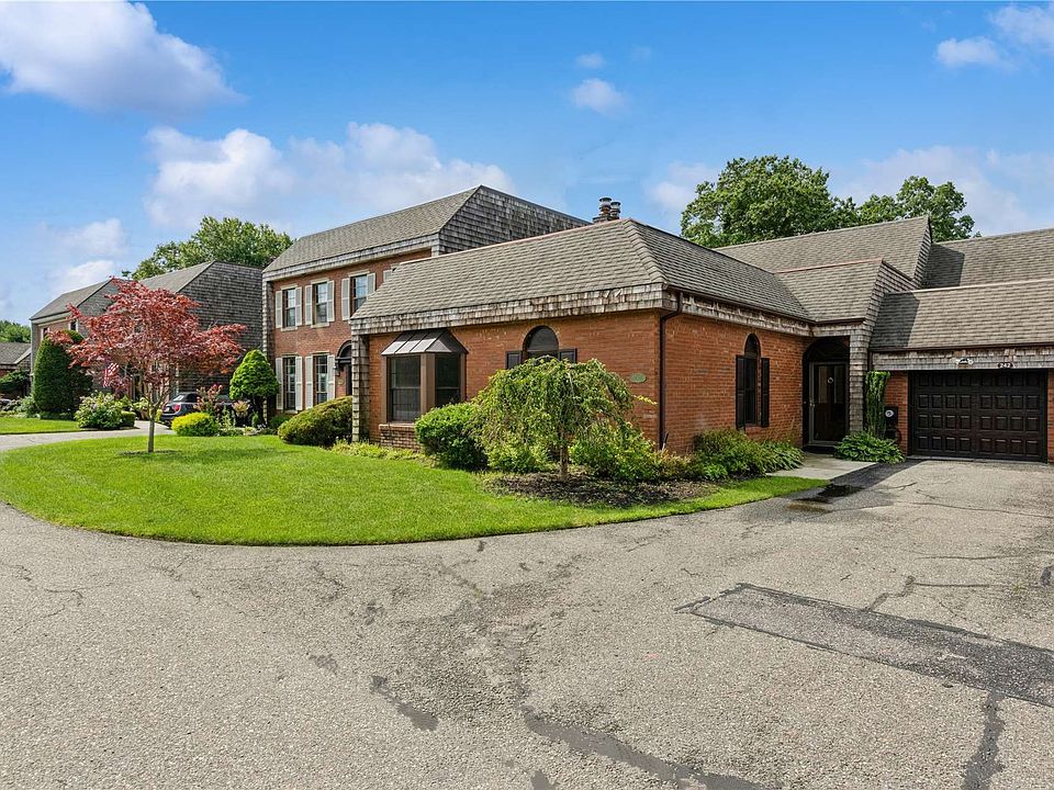 242 Helm Lane UNIT 242, Bay Shore, NY 11706 Zillow