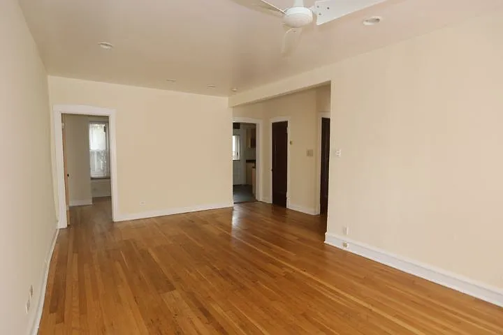 1258 W Montrose Ave #2 — Photo 8