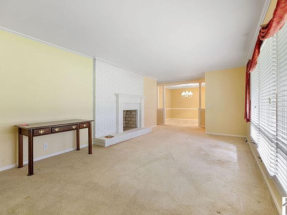 4th image of 1906 Gatesborough Cir