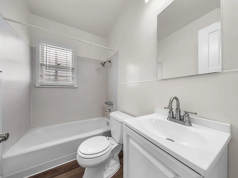 4115 E 1st St. — Photo 3