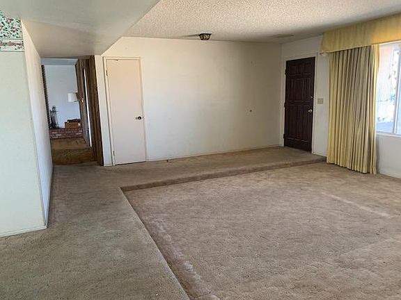 3rd image of 4139 W Poinsettia Dr