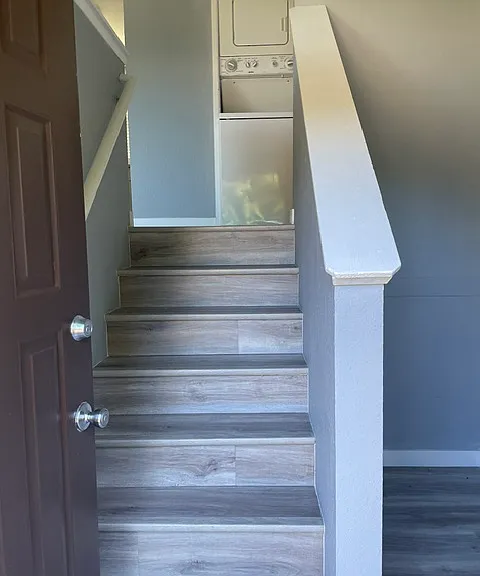 916 207th Pl SE — Photo 2