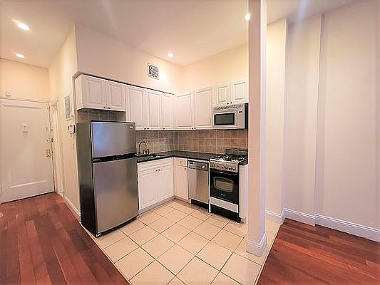 3rd image of 506 E 88th St #2T