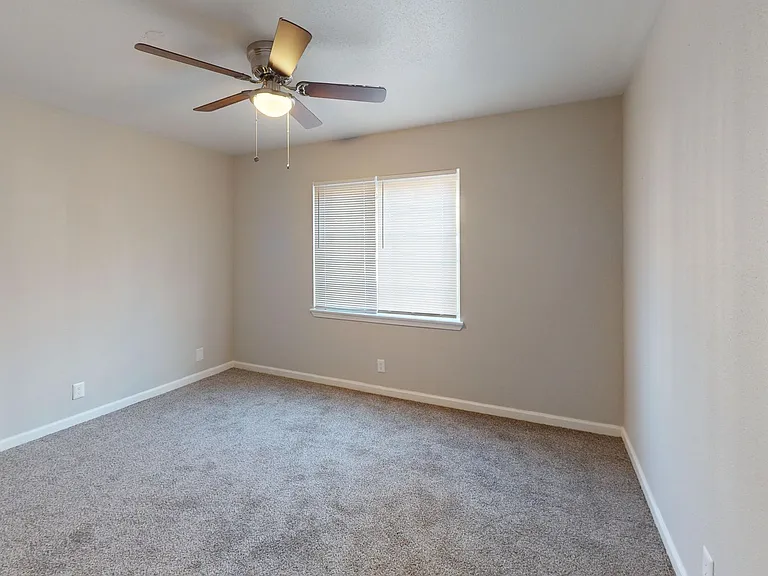 Autumn Ridge Apartments — Photo 29
