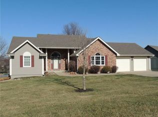 17700 157th Ter, Basehor, KS 66007
