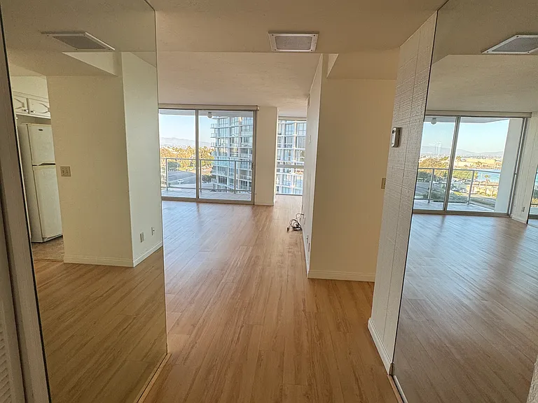 1810 Avenida Del Mundo #502 — Photo 22
