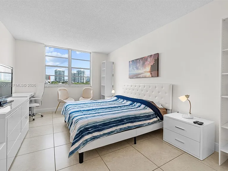 500 Bayview Dr #325 — Photo 23