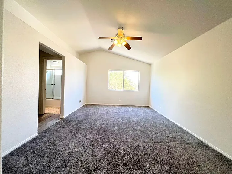 8284 W Rochelle Ave — Photo 13