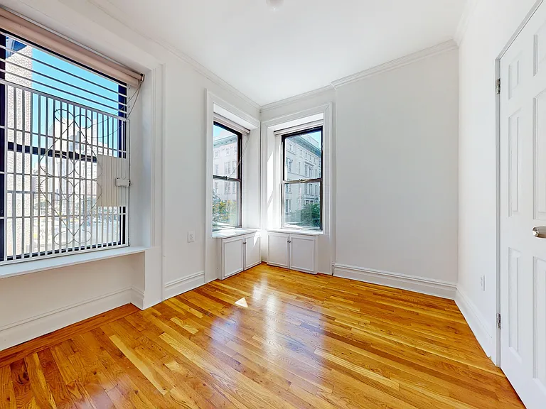 1443 York Ave #3B — Photo 7