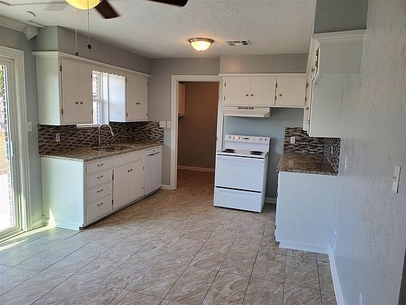 3rd image of 4302 NW Floyd Ave