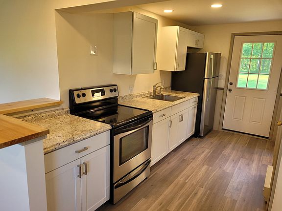 2nd image of 21 Drake Rd #B
