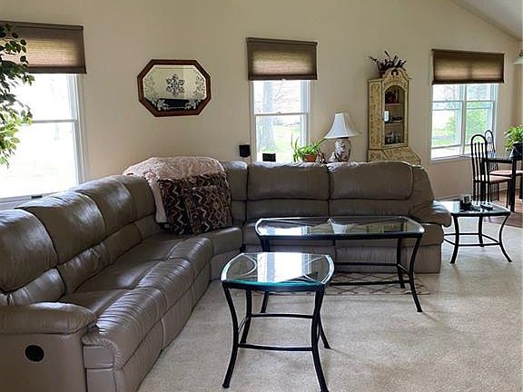 4th image of 2017 Applewood Ct