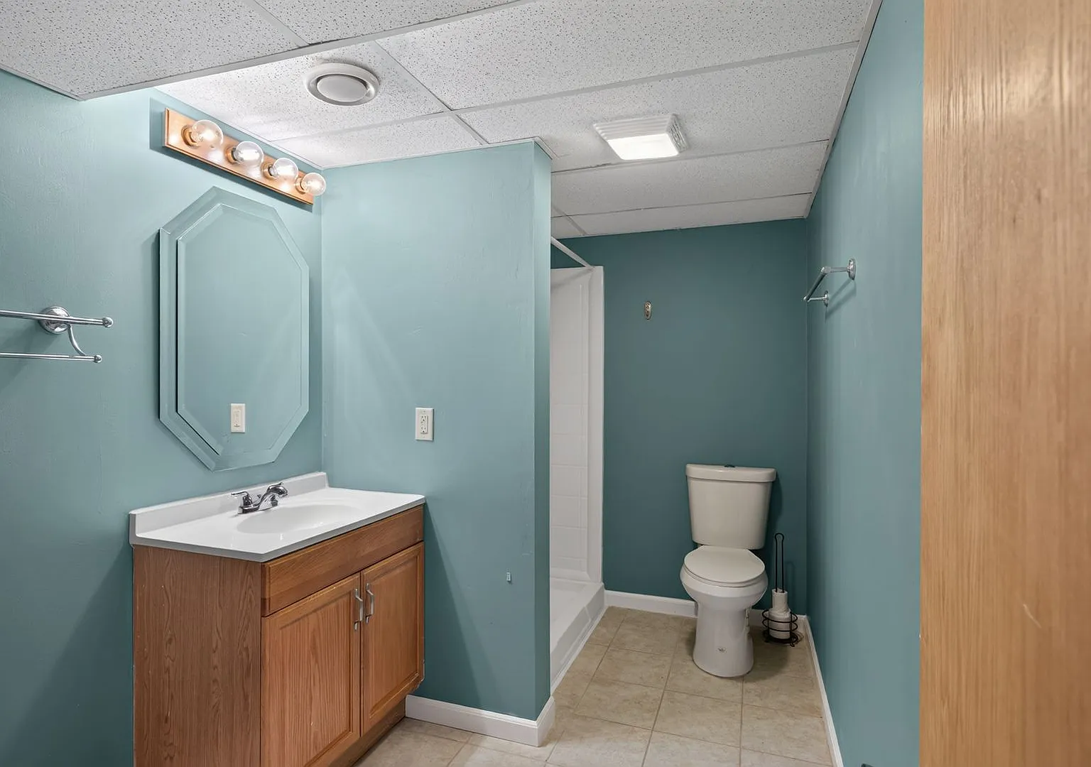 4-bedroom, 2-bathroom rambler nestled in the neighborhood of Baxter. — Photo 4