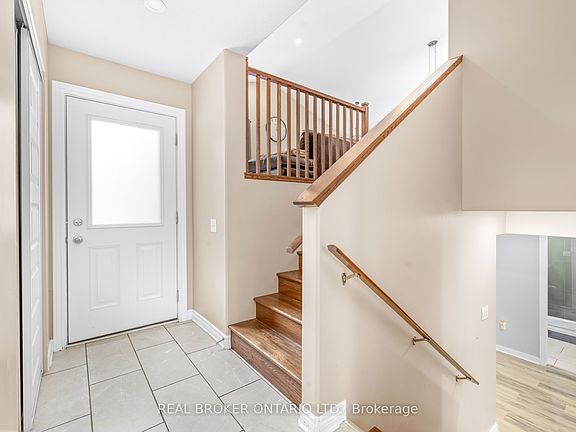 5th image of 1083 Saint Fillans Rd