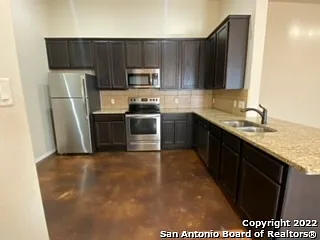 3 bed, 2.0 bath, 2692 sqft, $1,695 — Photo 2