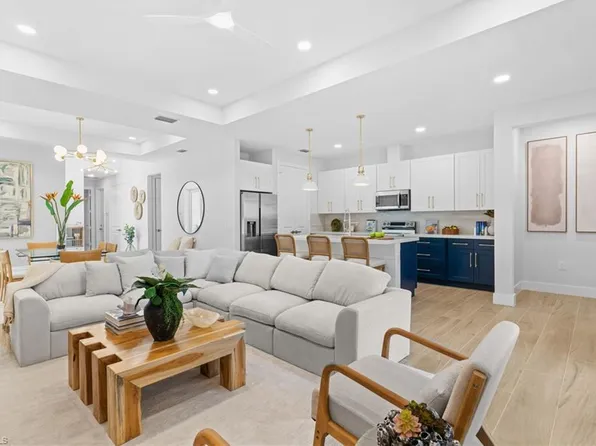 176 Jeepers DR, NAPLES, FL 34112
