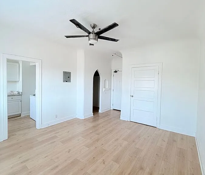 5617 La Mirada Ave — Photo 2