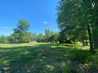 14 Stratford Dr, Colonia, NJ 07067