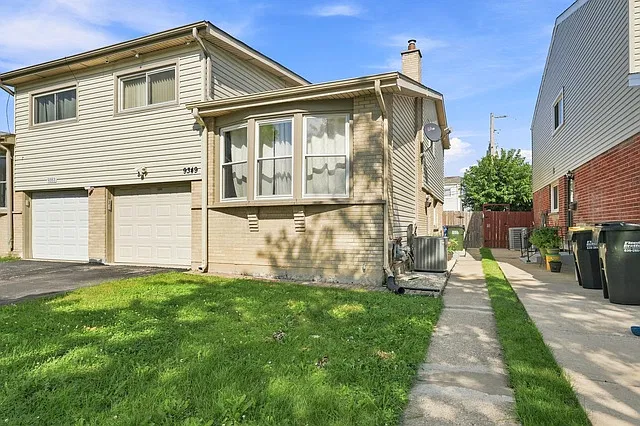 4 bed, 2.5 bath, 2040 sqft, $2,800 — Photo 4