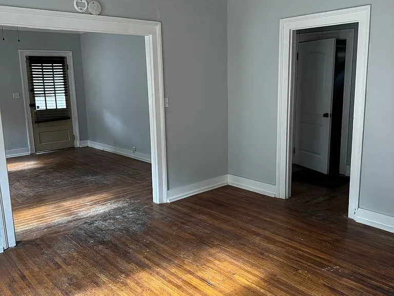 2218 Yancey Ave — Photo 15