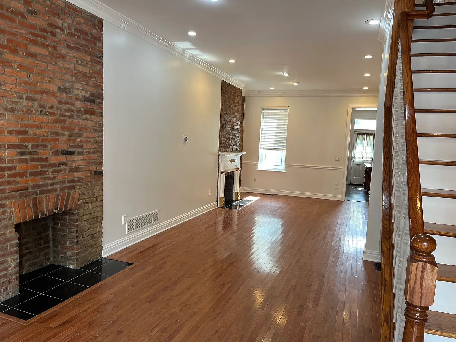 3 bed, $3,900 — Photo 2