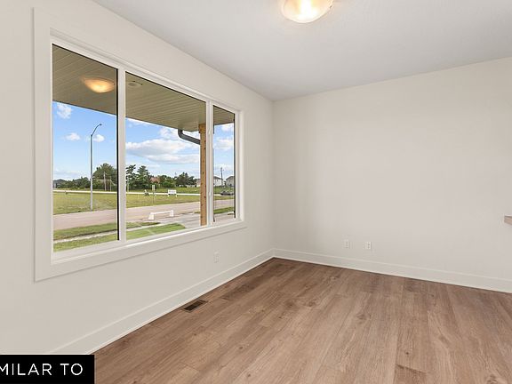 4th image of 1321 Lincoln Ct