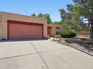 1025 Lee Trevino Dr, Belen, NM 87002