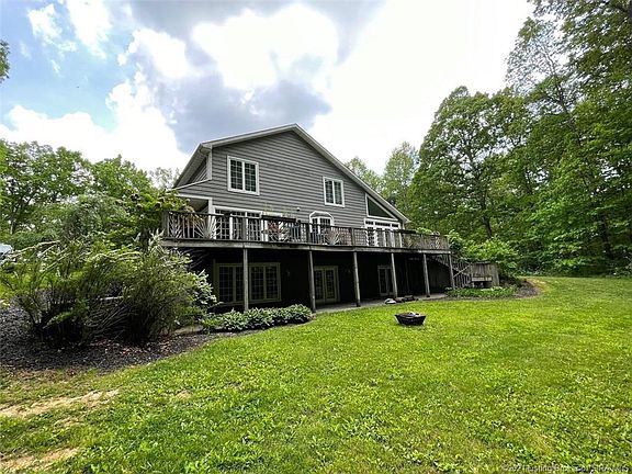 3rd image of 105 W Whippoorwill Ln