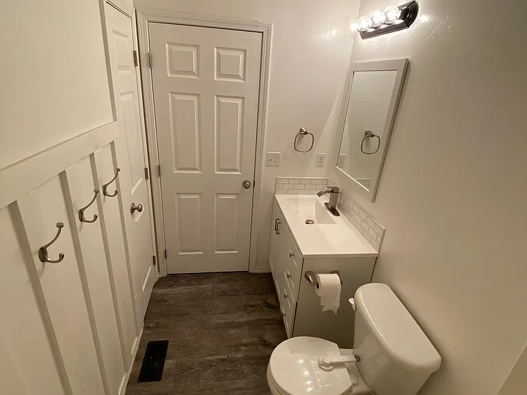 704 Ambrose Ave — Photo 9