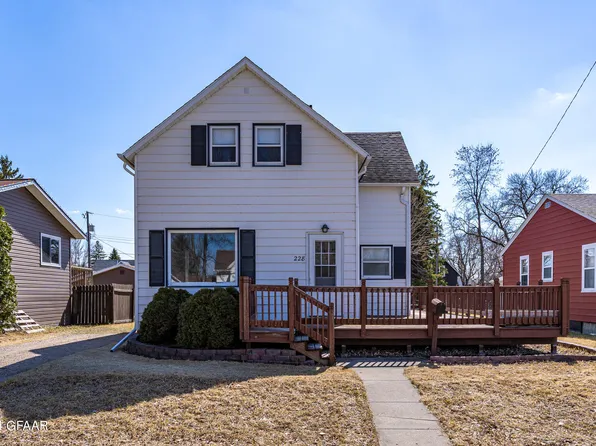228 2nd Ave N, Crookston, MN 56716