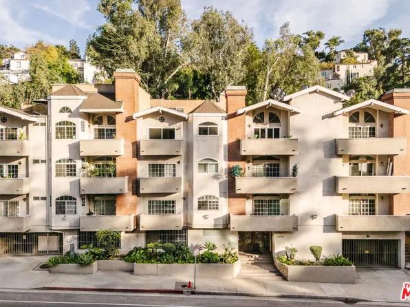 3284 Barham Blvd APT 301, Los Angeles, CA 90068