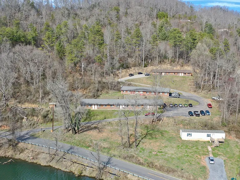 73 Remington Dr — Photo 1