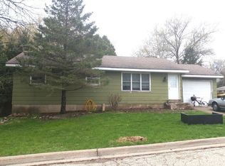 717 University St, Harvard, IL 60033