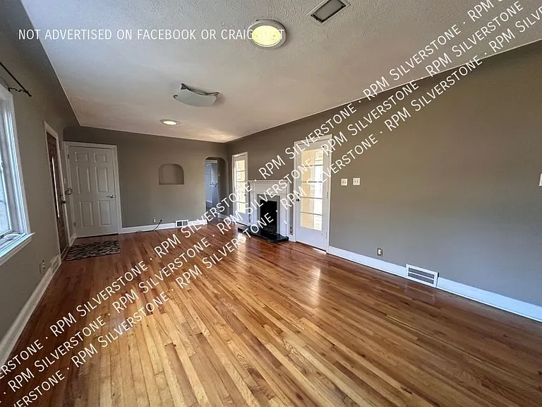 2362 Sanders Pl — Photo 6