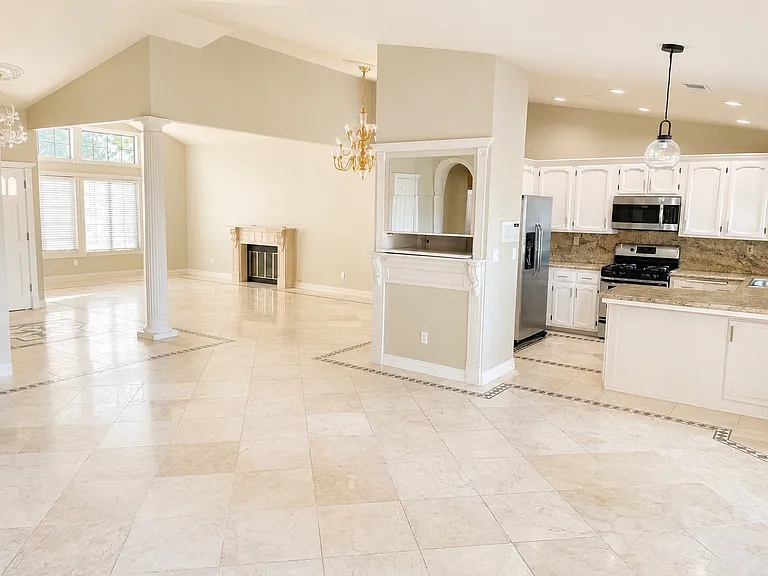 1107 Canyon Hills Rd — Photo 18