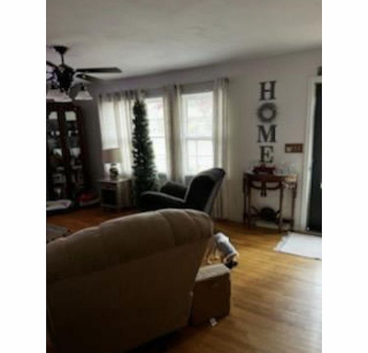 2nd image of 695 Dawnridge Dr