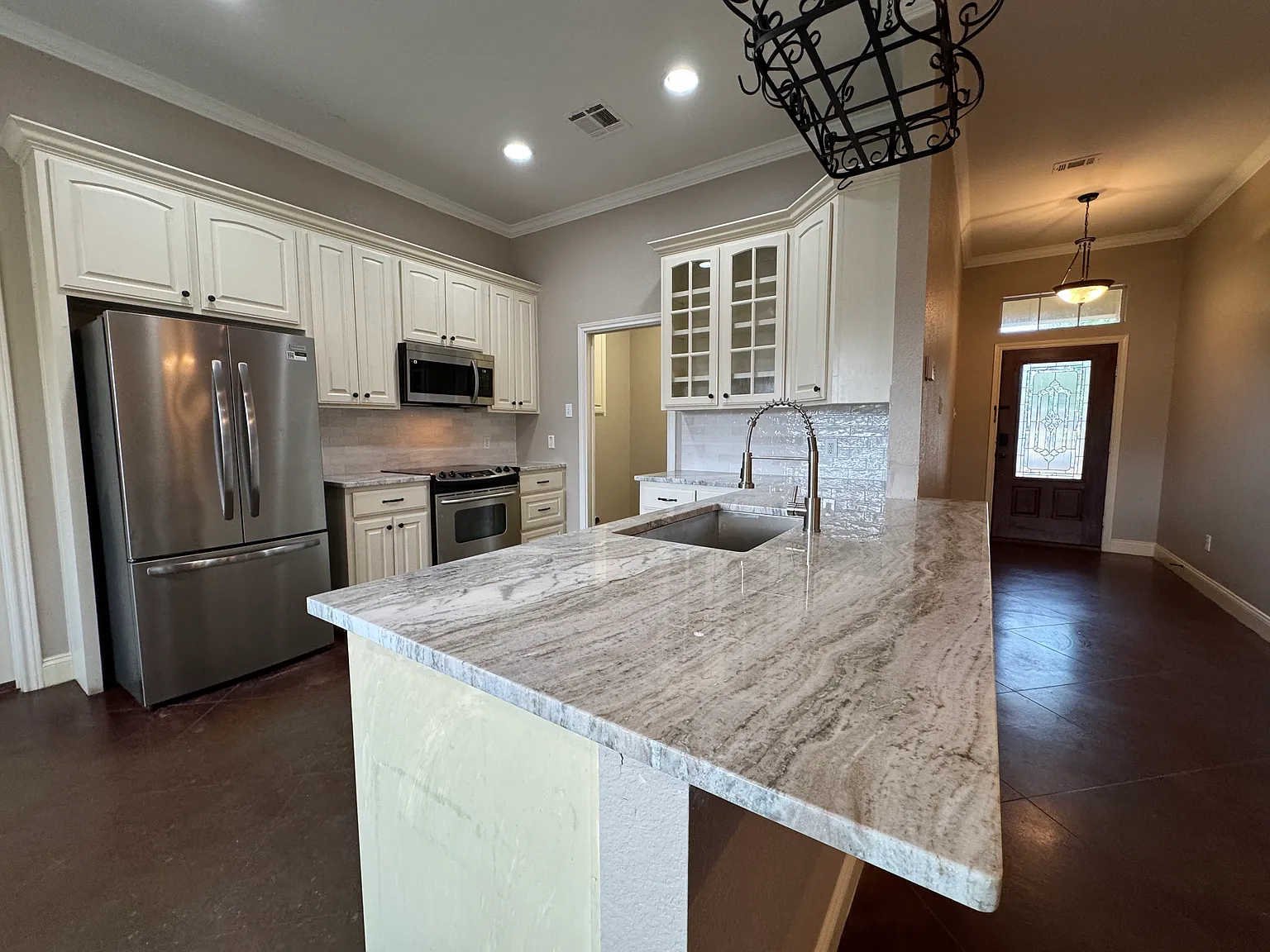 4 bed, 1666 sqft, $2,300 — Photo 3