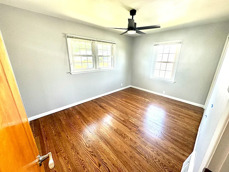9909 Solar Ln — Photo 7