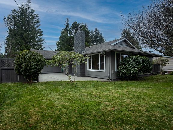 2nd image of 120 SW Greenwood Way