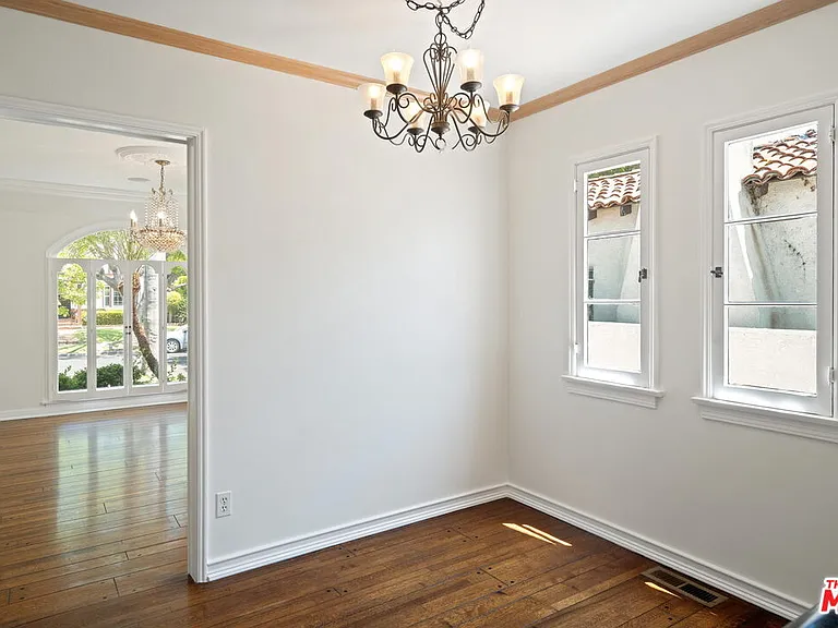 2347 Glendon Ave — Photo 7