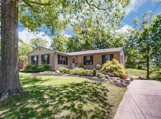 8424 Ashhollow Dr, Cincinnati, OH 45247