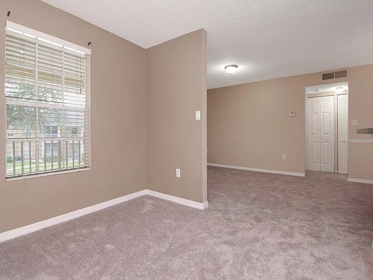214 Lake Parsons Grn #201 — Photo 12