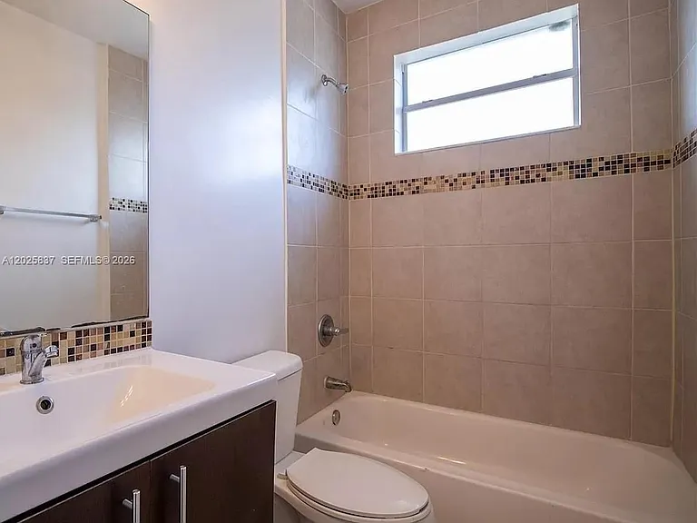 5416 NE 1st Ct #2 — Photo 3