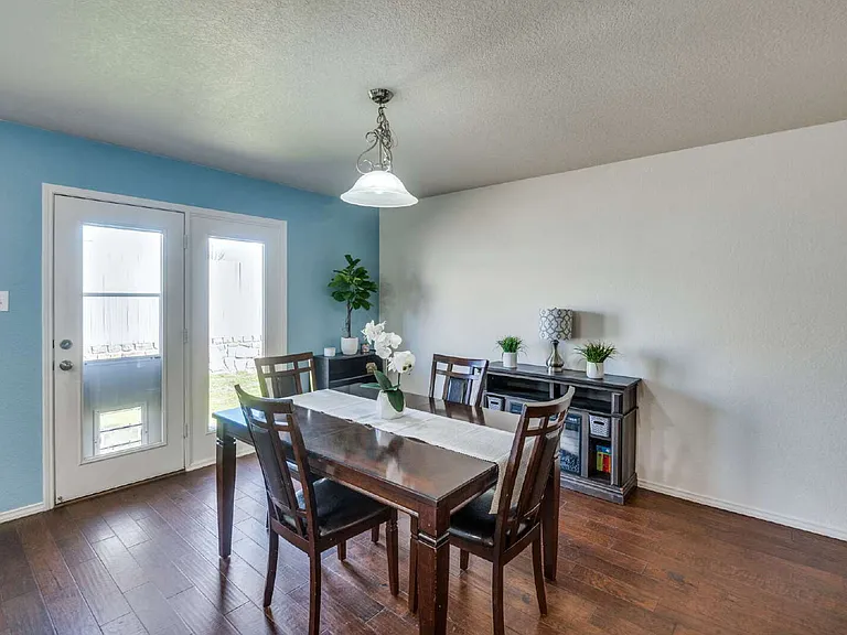728 Falcon Rd — Photo 8