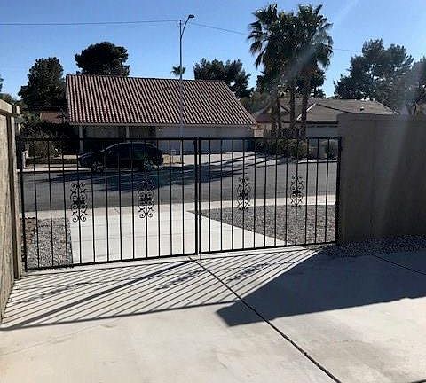 4th image of 3416 El Cortez Ave