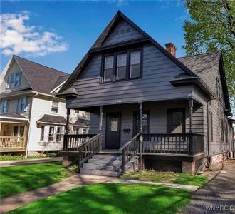 614 W Center St, Medina, NY, 14103