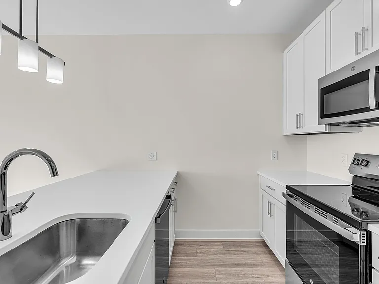 19 Carr — Photo 58