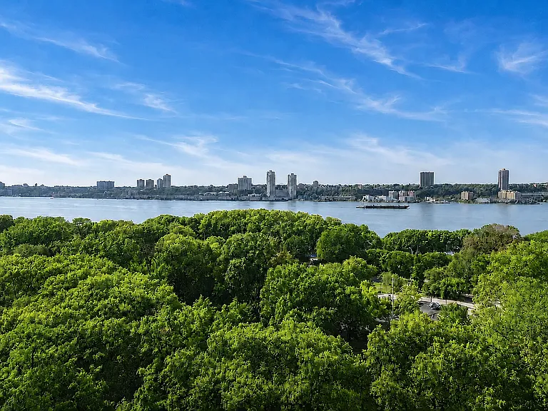 98 Riverside Dr #14C — Photo 2