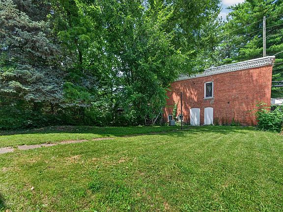 26th image of 1012 E Broadway St