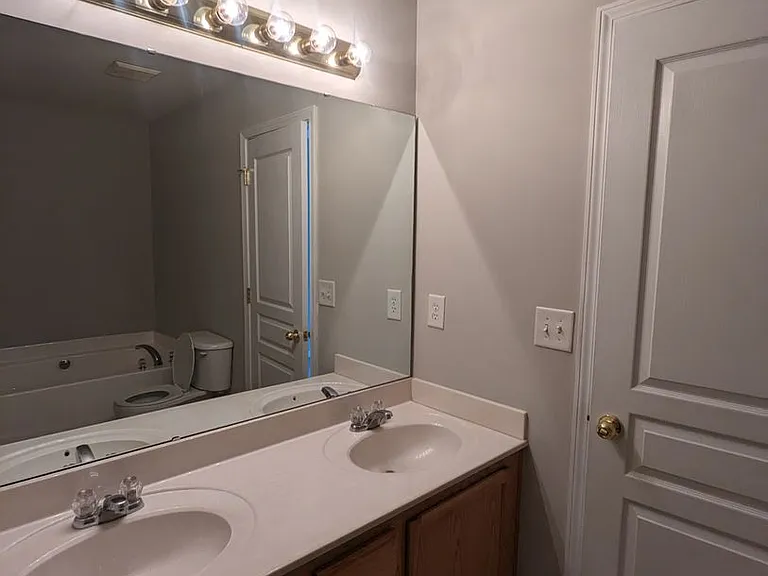 11204 Heritage Green Dr — Photo 11